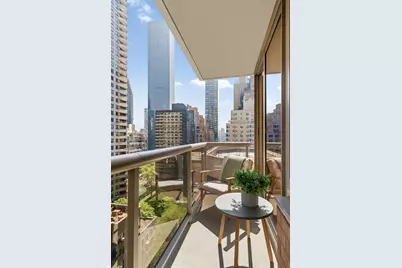 234 E 46th Street #1004, New York, NY 10017 - Photo 4