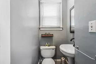 68-37 Nansen St, New York City, NY 11375 - Photo 16