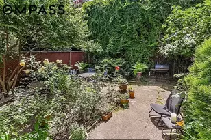 240 E 30th St, New York, NY 10016 - Photo 10