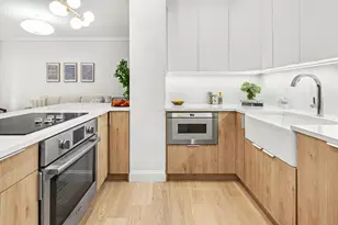 119 W 71st St, New York City, NY 10023 - Photo 8