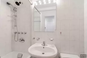 345 E 54th St, New York City, NY 10022 - Photo 4