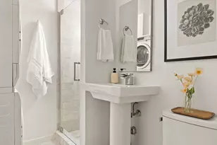313 E 56th St, New York City, NY 10022 - Photo 6