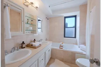 401 E 89th Street #18/19E, New York City, NY 10128 - Photo 16