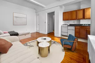 155 E 52nd St, New York, NY 10022 - Photo 2