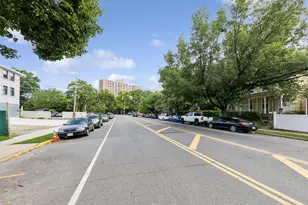 2138 Reeds Mill Ln, Bronx, NY 10475 - Photo 4