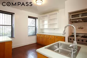 442 W 44th St, New York, NY 10036 - Photo 12