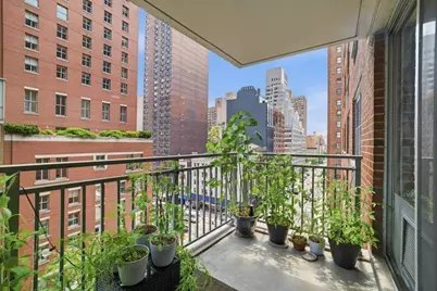 132 E 35th Street #7G, New York, NY 10016 - Photo 2