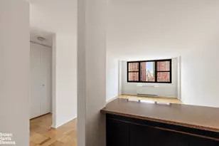340 E 93rd St, New York, NY 10128 - Photo 4