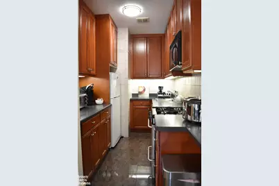 239 W 13th Street, New York City, NY 10011 - Photo 22