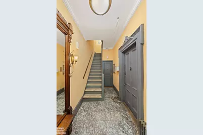 239 W 13th Street, New York City, NY 10011 - Photo 14