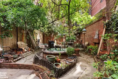 239 W 13th Street, New York City, NY 10011 - Photo 12