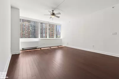 100 Riverside Boulevard #5B, New York City, NY 10069 - Photo 2