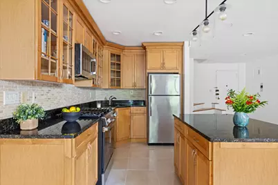 415 Argyle Road #4/5G, New York City, NY 11218 - Photo 8