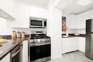 250 E 40th St, New York City, NY 10016 - Photo 8