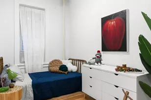 210 W 21st St, New York City, NY 10011 - Photo 6