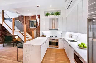 521 W 47th St, New York City, NY 10036 - Photo 8