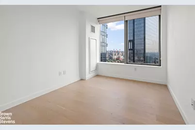 3 Court Square #3908, Long Island City, NY 11101 - Photo 6