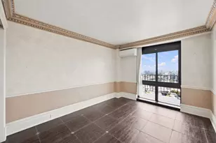 25-40 Shore Blvd, New York City, NY 11102 - Photo 12