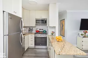 130 W 67th St, New York, NY 10023 - Photo 2