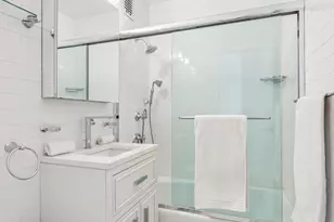 220 E 54th St, New York City, NY 10022 - Photo 6