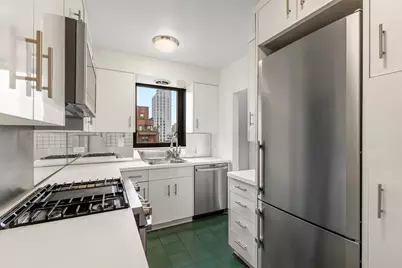 190 E 72nd Street #19B, New York, NY 10021 - Photo 6