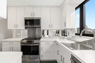 190 E 72nd St, New York City, NY 10021 - Photo 4