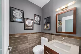 101 W 24th St, New York City, NY 10011 - Photo 16