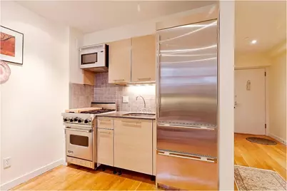 215 E 81st Street #5D, New York, NY 10028 - Photo 2