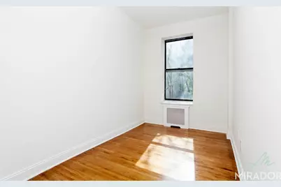 1560 York Avenue #4B, New York, NY 10028 - Photo 2