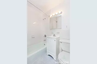 1560 York Avenue #4B, New York, NY 10028 - Photo 4