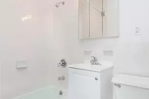 1560 York Ave, New York, NY 10028 - Photo 4