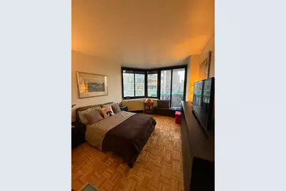 303 E 60th Street #18F, New York City, NY 10022 - Photo 2