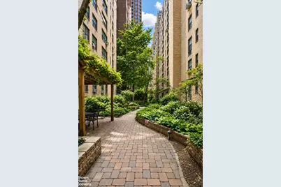 434 E 52nd Street #10EF, New York City, NY 10022 - Photo 22