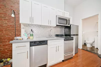 331 W 43rd Street #1B, New York City, NY 10036 - Photo 4