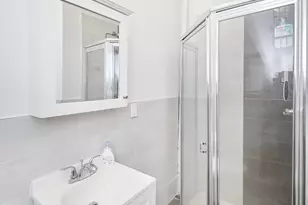 331 W 43rd St, New York City, NY 10036 - Photo 6