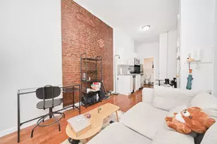 331 W 43rd St, New York City, NY 10036 - Photo 2