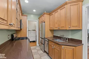 73-20 Austin St, New York City, NY 11375 - Photo 10