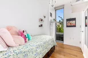 310 W 52nd St, New York City, NY 10019 - Photo 8