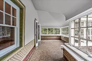 102-02 Ascan Ave, Forest Hills, NY 11375 - Photo 18