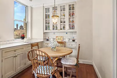 2 E 70th Street #10A, New York City, NY 10021 - Photo 10