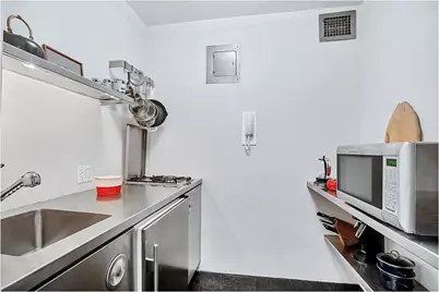 136 E 56th Street #4G, New York, NY 10022 - Photo 4