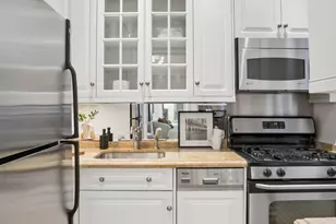 180 W 58th St, New York City, NY 10019 - Photo 4