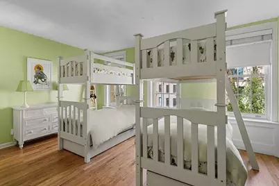 239 E 48th Street, New York City, NY 10017 - Photo 10
