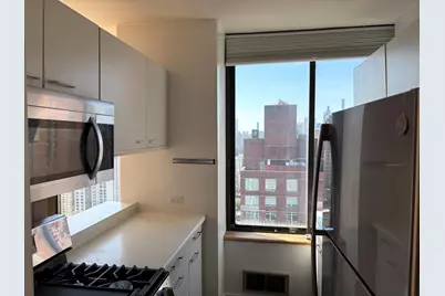 300 E 93rd Street #39E, New York City, NY 10128 - Photo 6