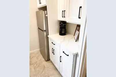 222 E 35th Street #5H, New York City, NY 10016 - Photo 2