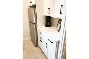 222 E 35th St, New York City, NY 10016 - Photo 2