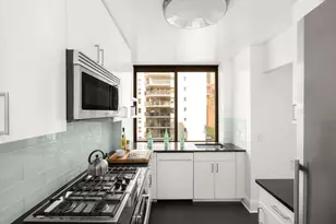 300 E 64th St, New York City, NY 10021 - Photo 4