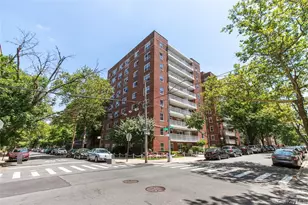 110-20 71st Rd, New York City, NY 11426 - Photo 20
