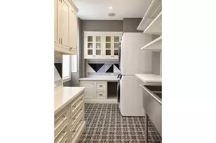 410 E 57th St, New York City, NY 10022 - Photo 16