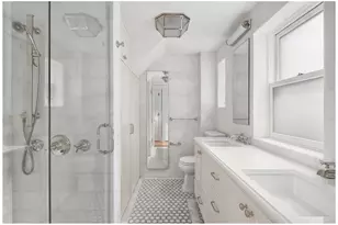 158 W 10th St, New York City, NY 10014 - Photo 8
